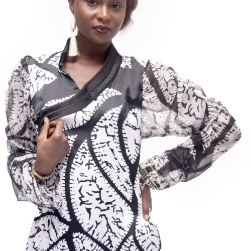 Tunique en soie avec col signature en broderie
